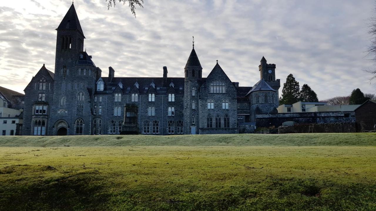 Old School Apartments Highland Club Fort Augustus Dış mekan fotoğraf
