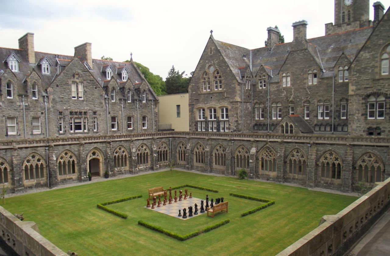 Old School Apartments Highland Club Fort Augustus Oda fotoğraf